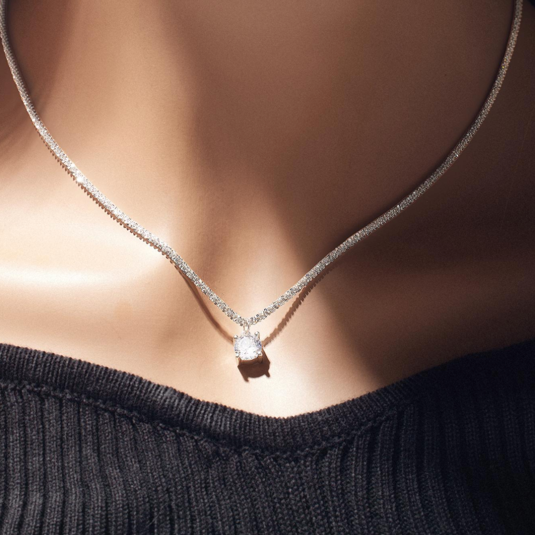 LUVAÉ NECKLACE