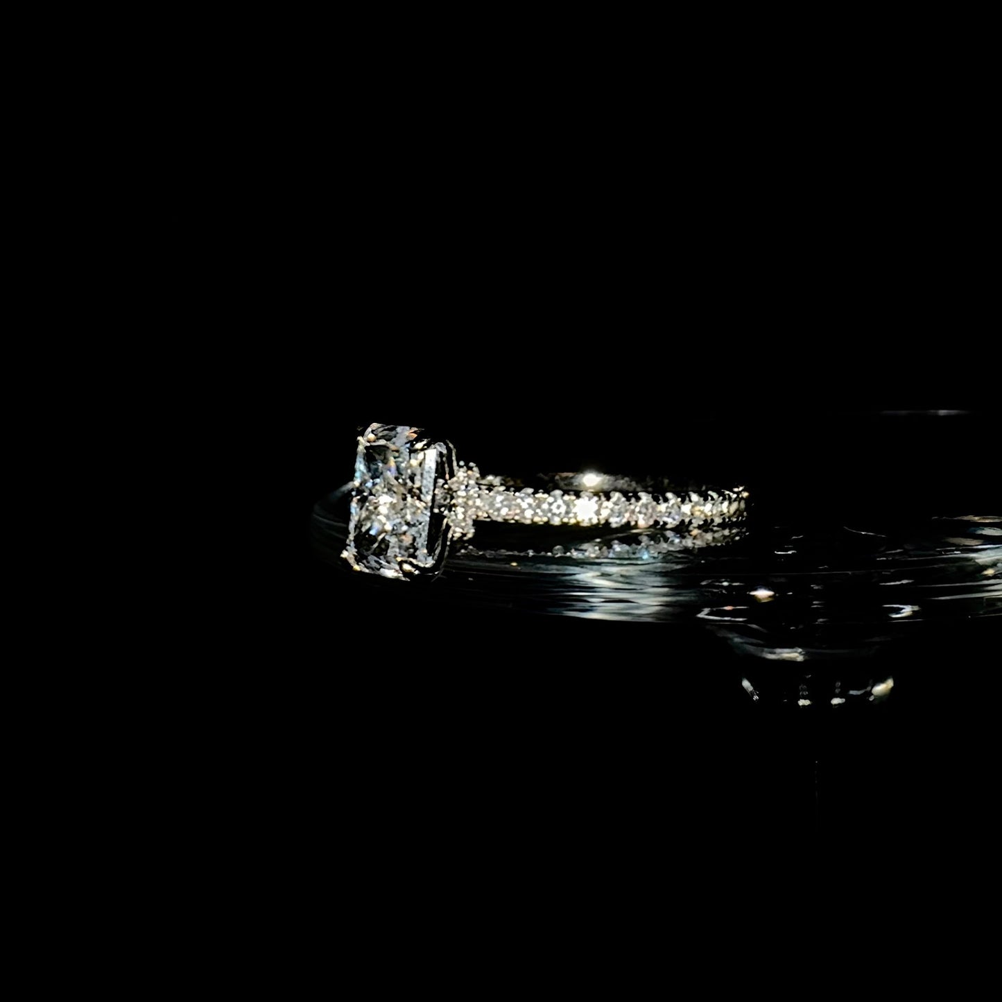 "Aura" ring
