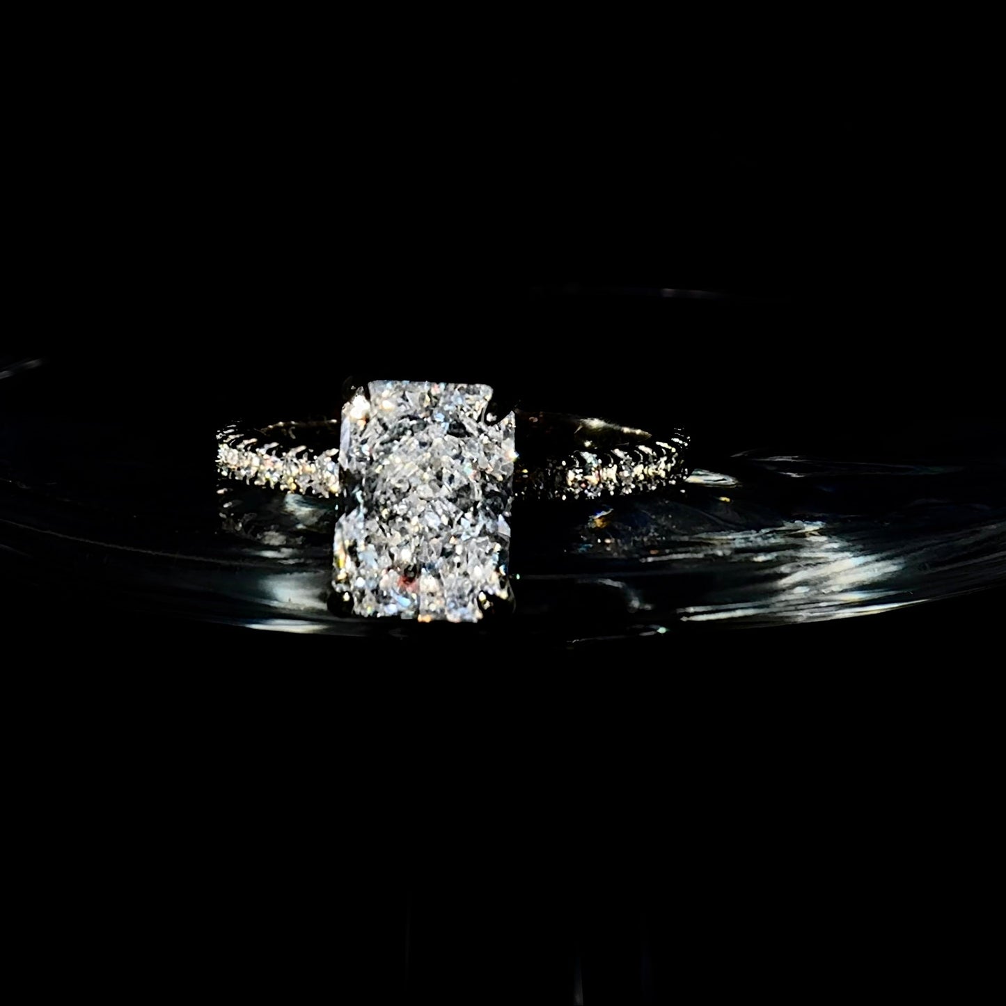 "Aura" ring