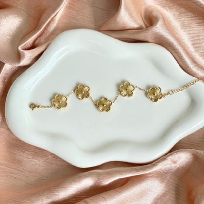 Armband met bloemen
