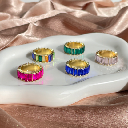 Gouden ring met edelstenen